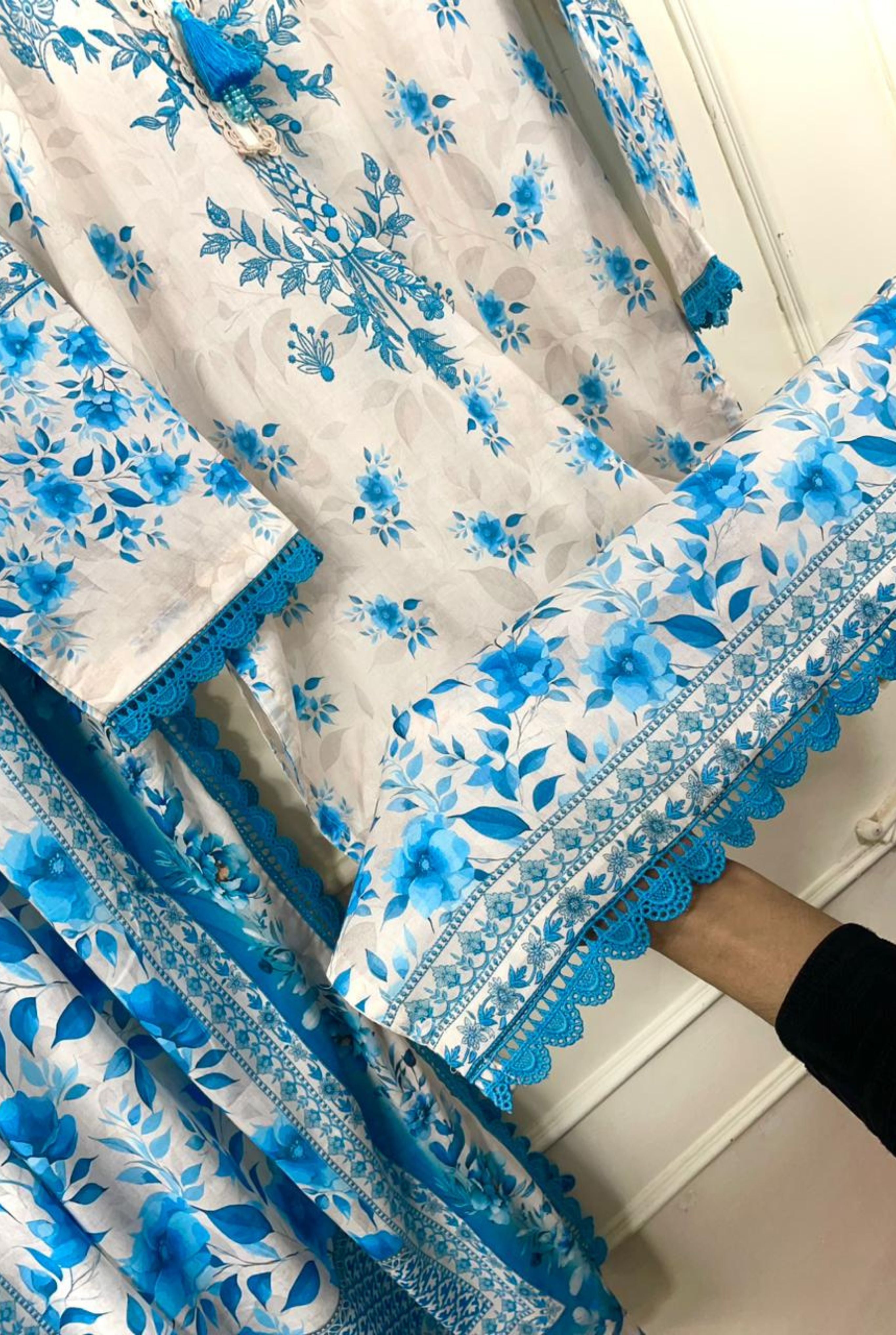 𝗖𝗹𝗮𝘀𝘀𝗶𝗰 𝗙𝗹𝗼𝗿𝗮𝗹 𝗘𝗱𝗶𝘁𝗶𝗼𝗻 | 𝟭𝟮𝟬𝟲