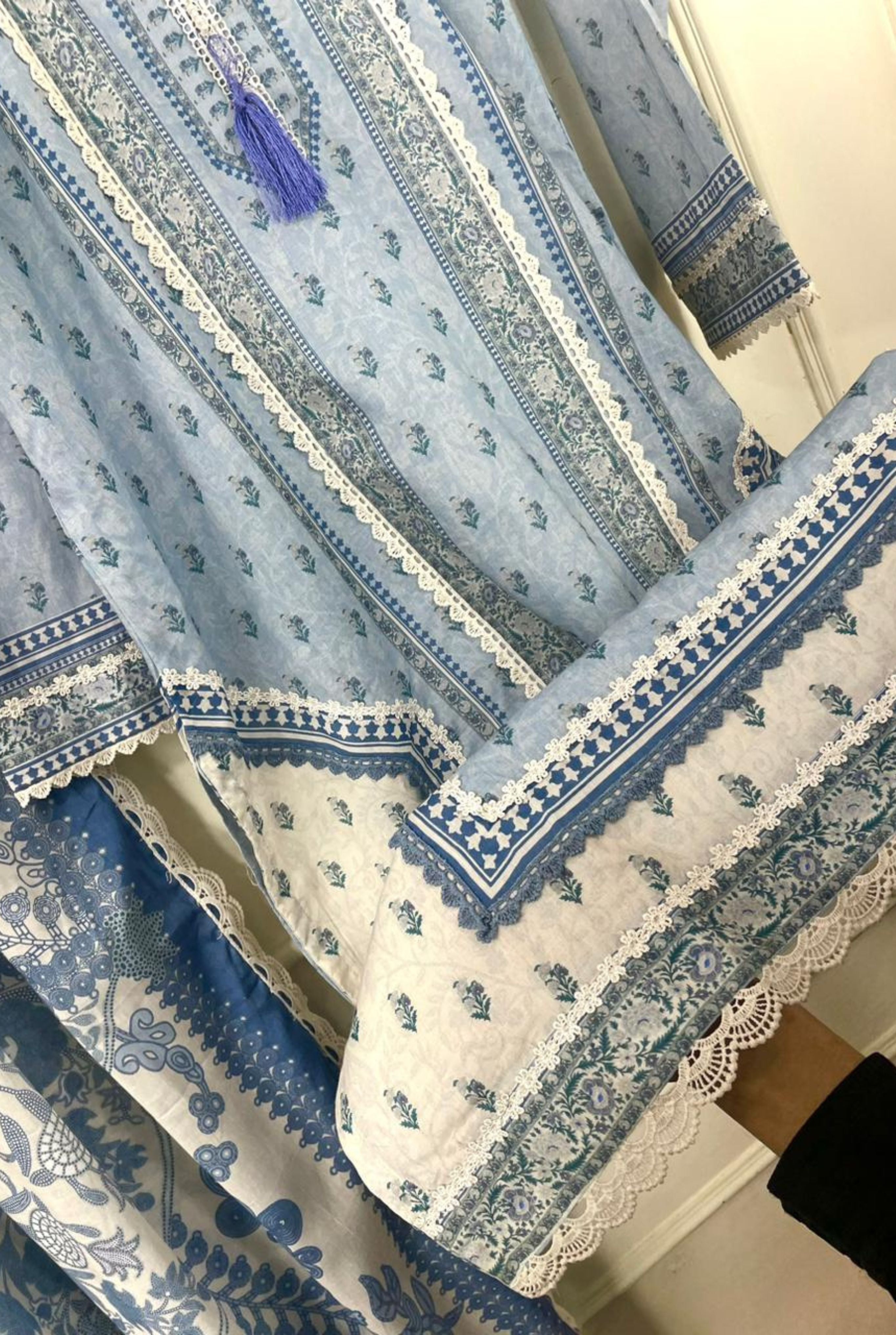 𝗖𝗹𝗮𝘀𝘀𝗶𝗰 𝗙𝗹𝗼𝗿𝗮𝗹 𝗘𝗱𝗶𝘁𝗶𝗼𝗻 | 𝟭𝟮𝟬𝟴