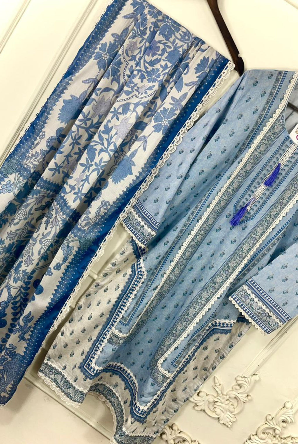 𝗖𝗹𝗮𝘀𝘀𝗶𝗰 𝗙𝗹𝗼𝗿𝗮𝗹 𝗘𝗱𝗶𝘁𝗶𝗼𝗻 | 𝟭𝟮𝟬𝟴