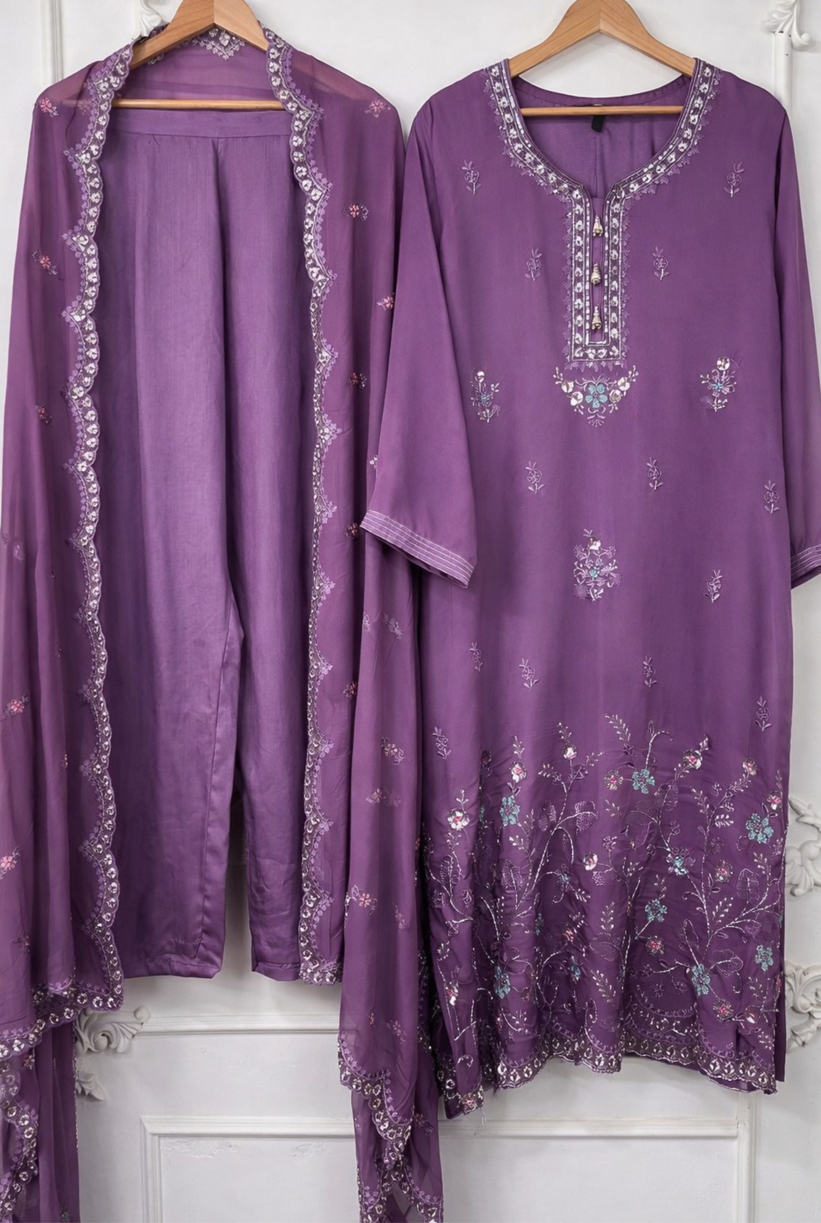 Floral Classic Set by Zainab Chottani | 1001-1002