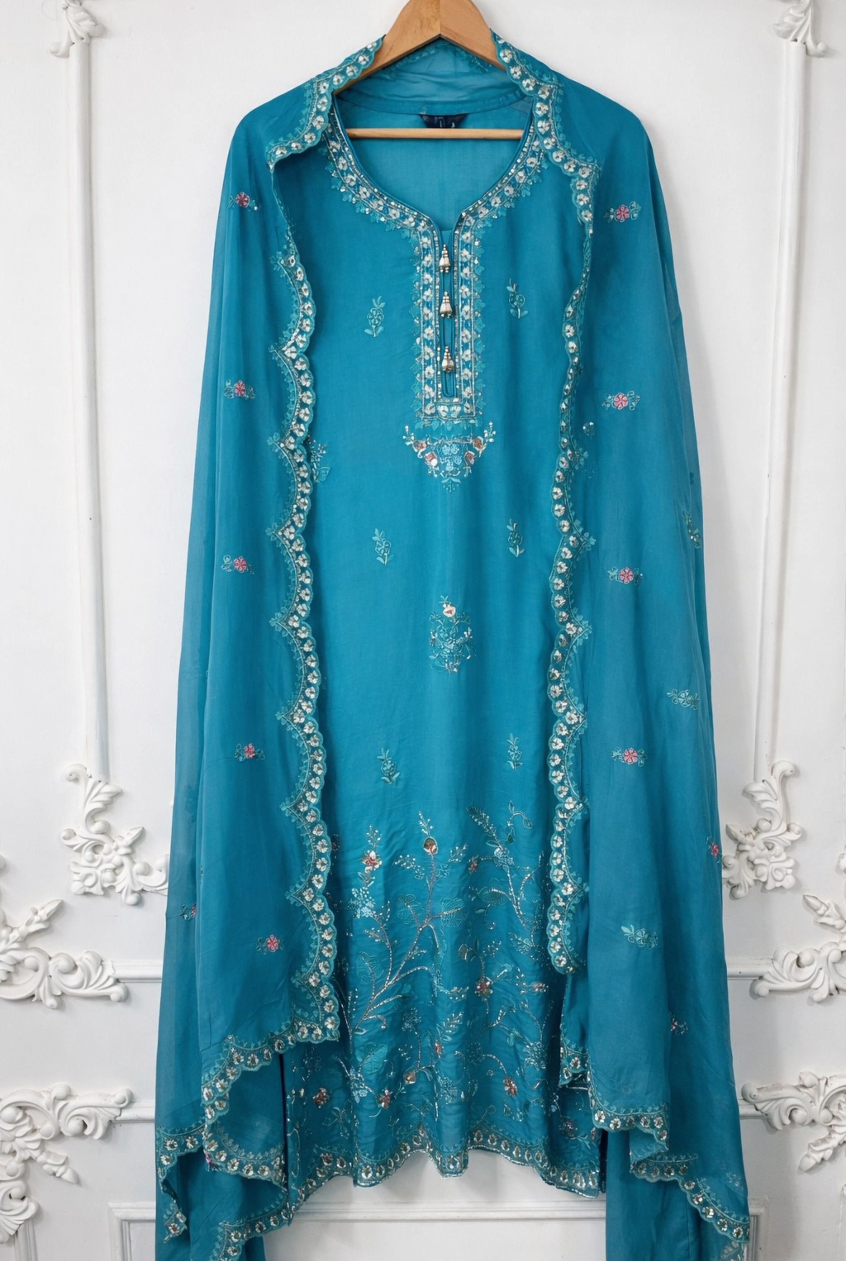 Floral Classic Set by Zainab Chottani | 1001-1002