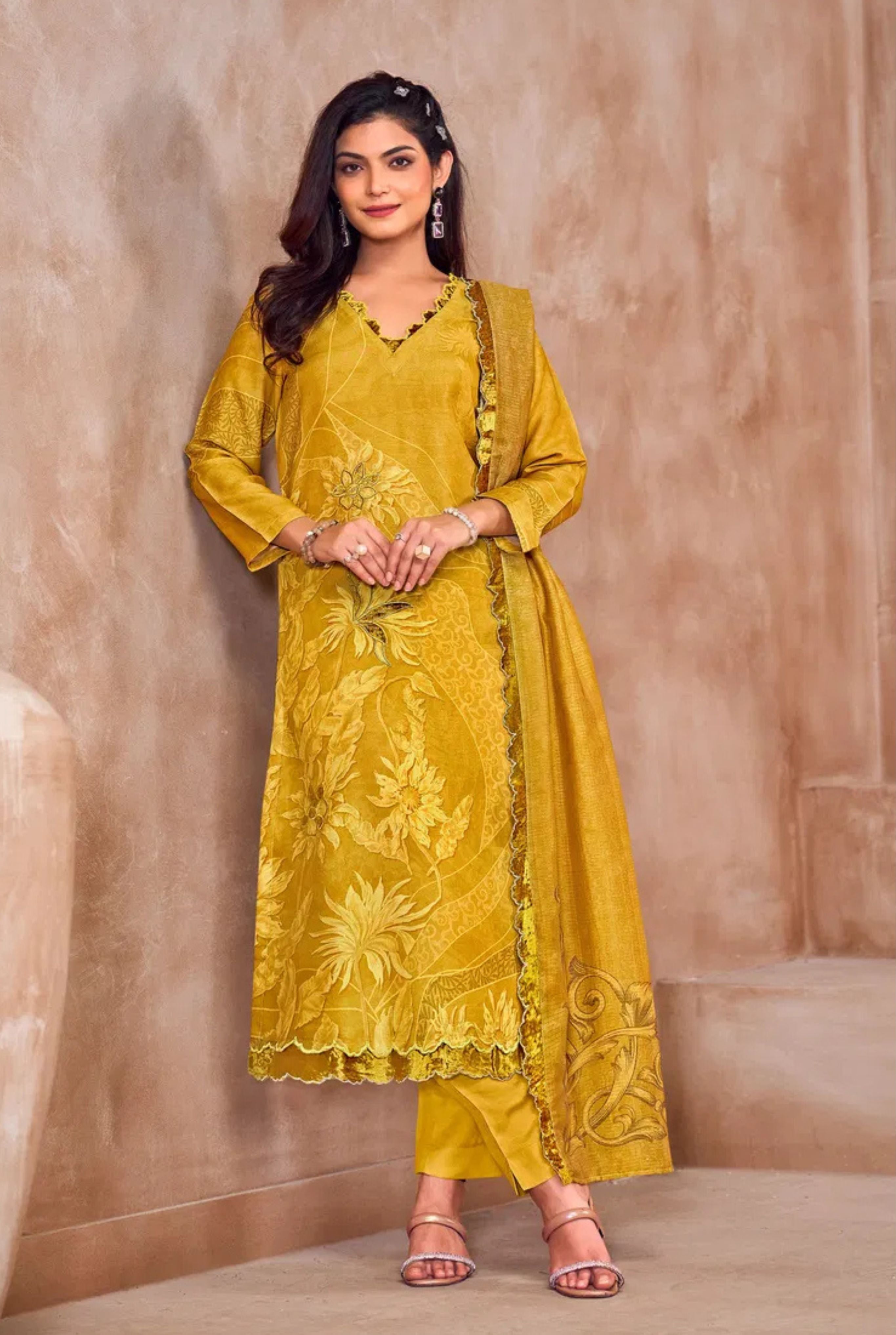 Luxury Embroidered Set | 850