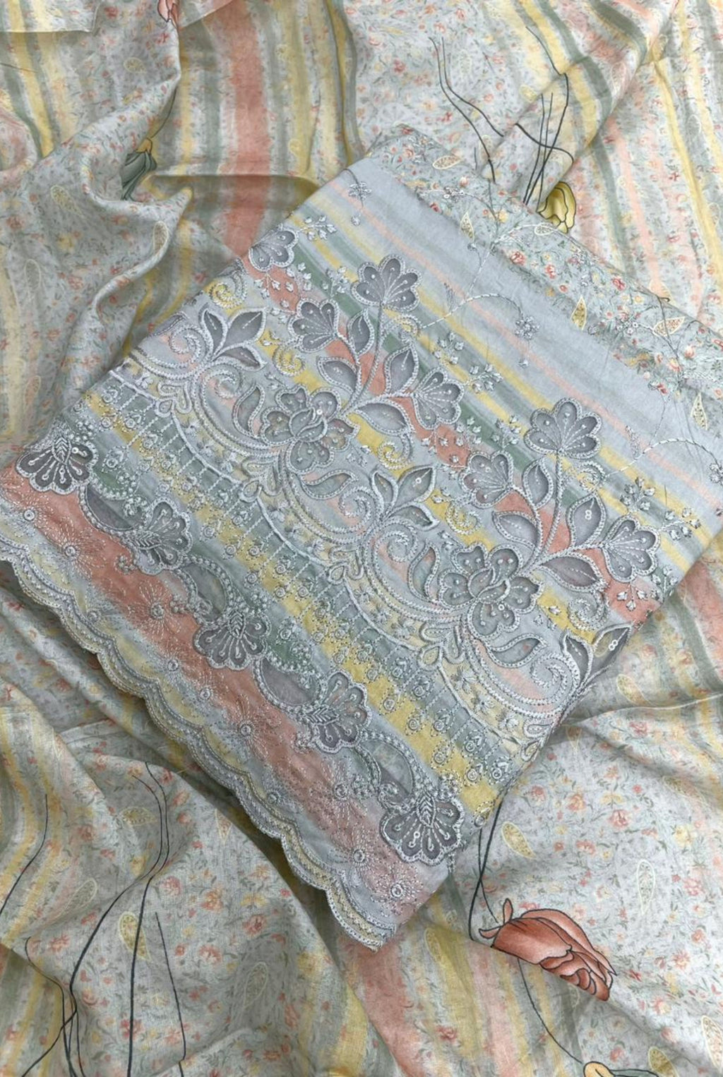 Delicate Cotton Ensemble | 2501