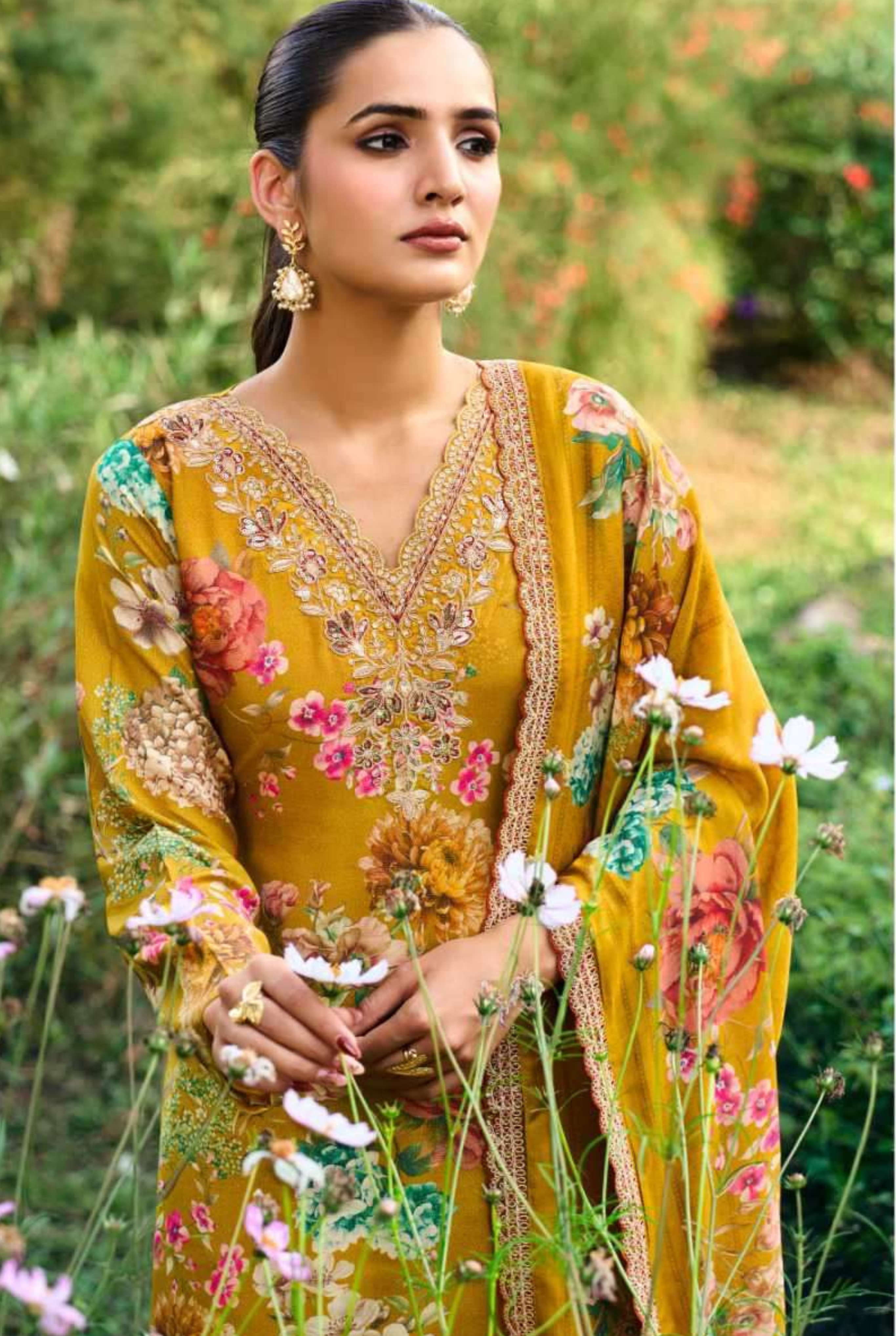 LA ROSE | 3701 - 3704