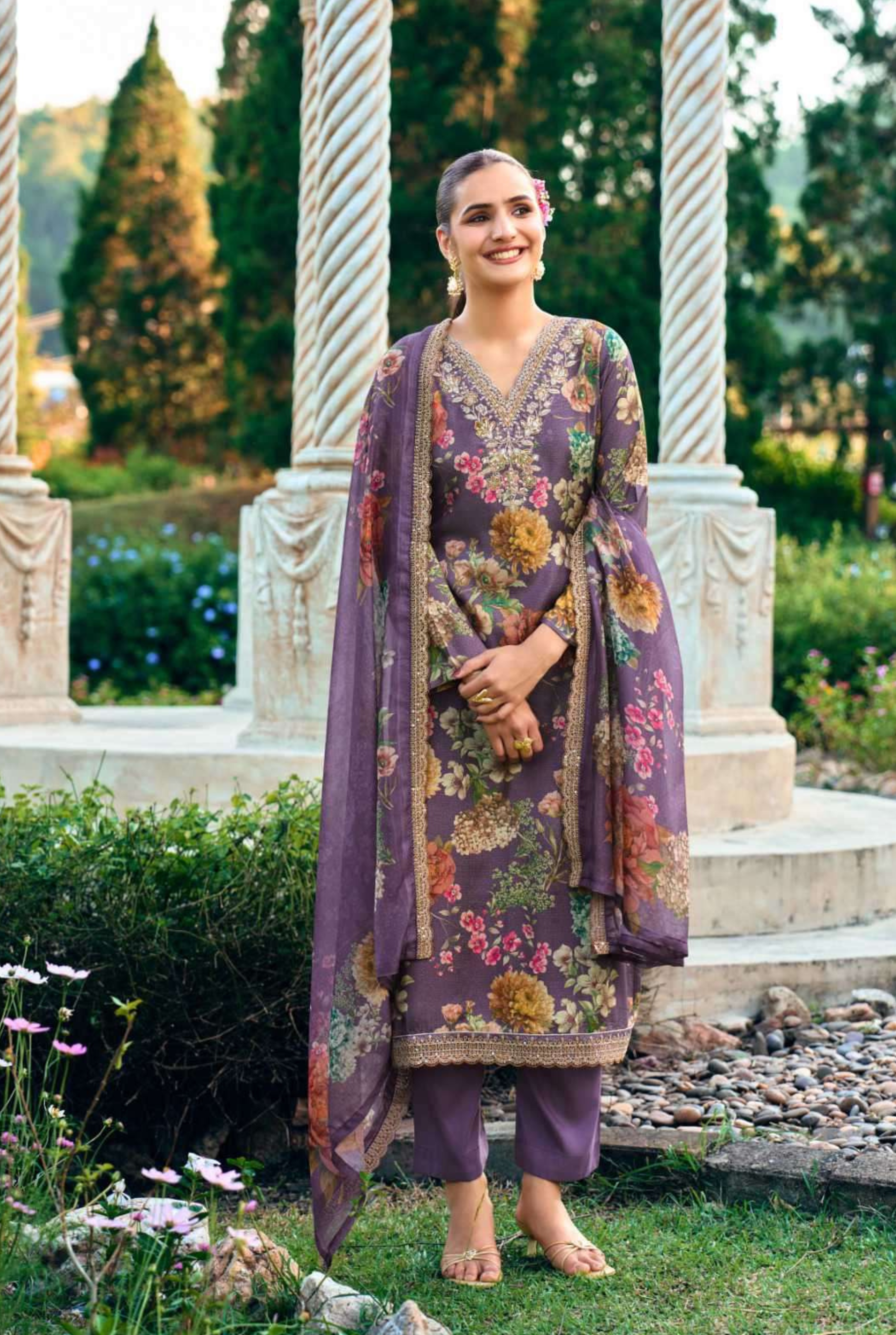 La Rose | 3701 - 3704