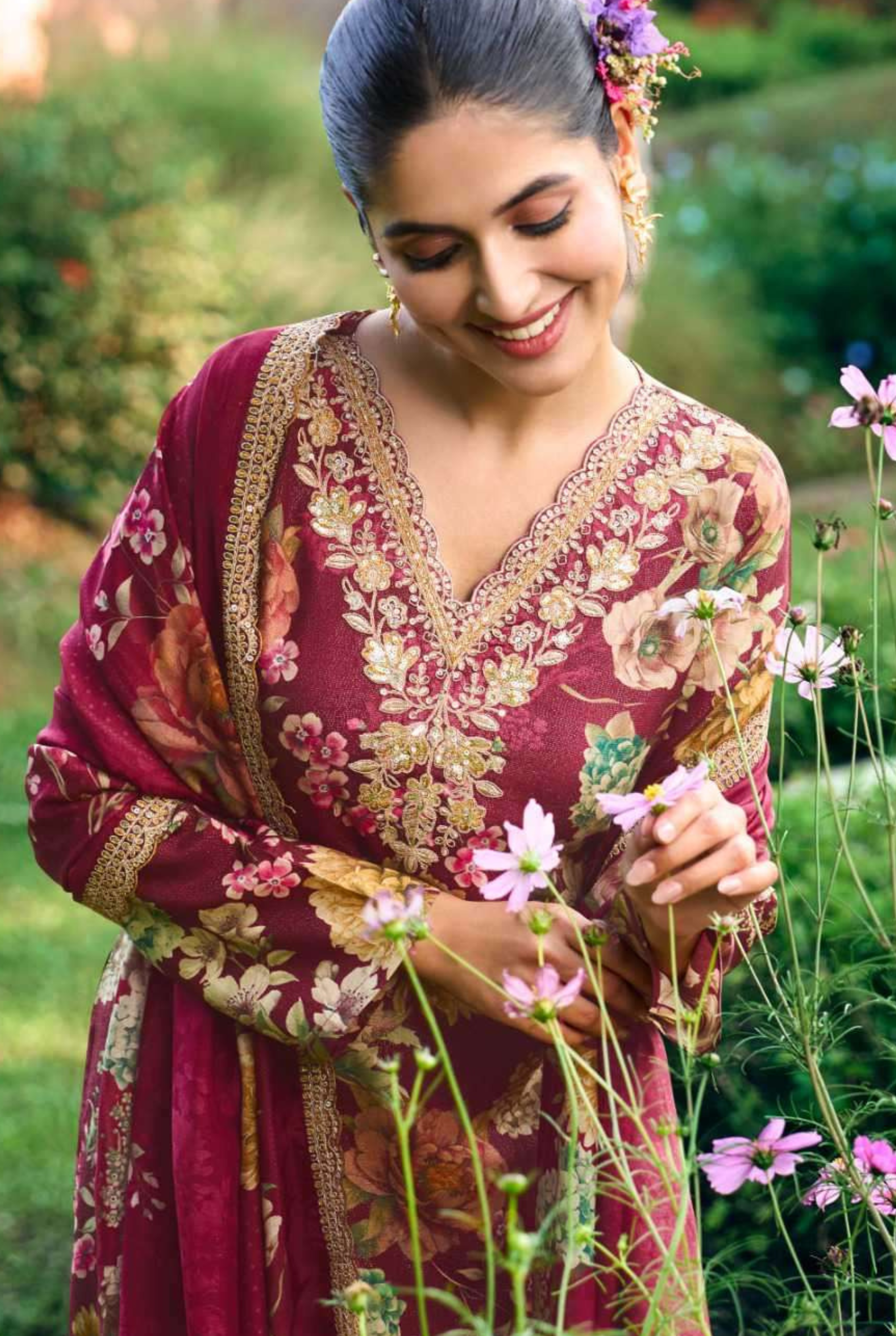 LA ROSE | 3701 - 3704