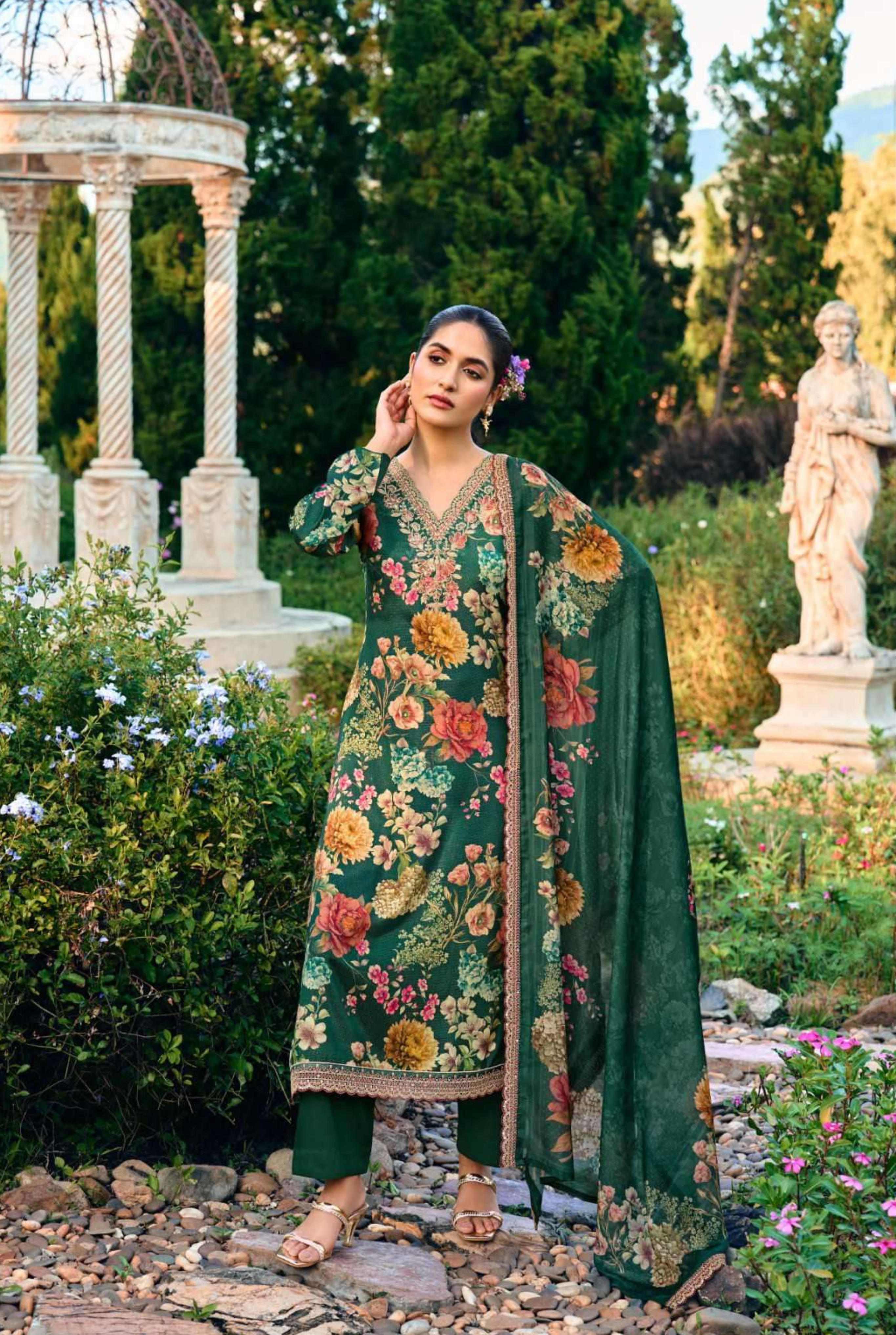 LA ROSE | 3701 - 3704