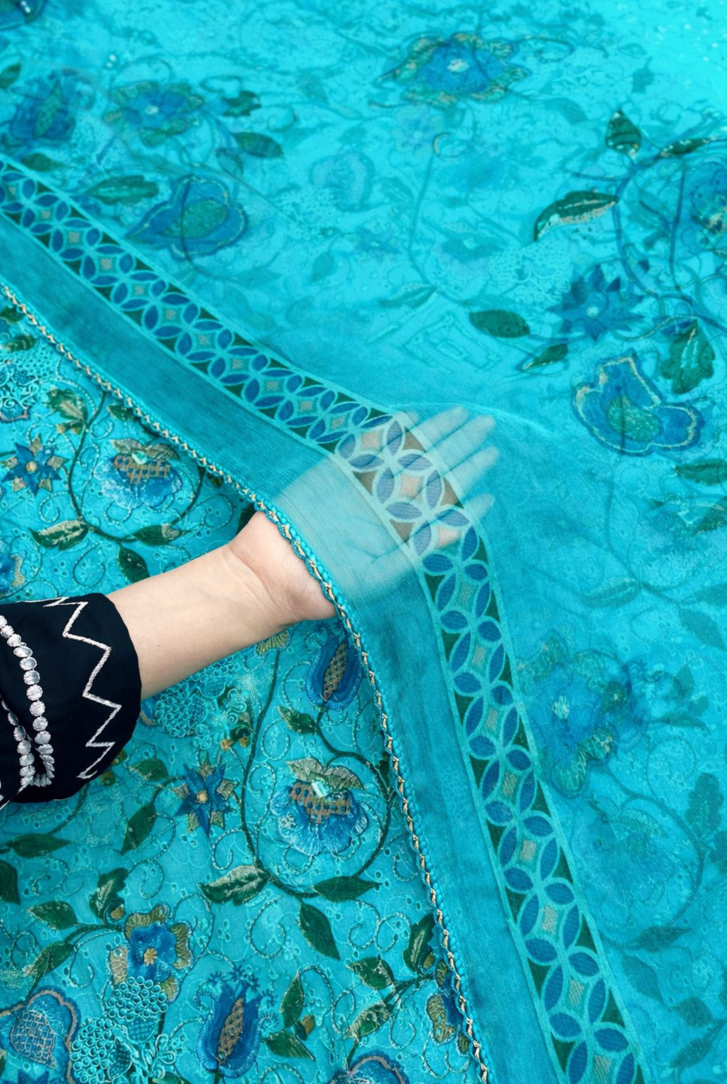 Aqua Flora Chikankari Premium Set