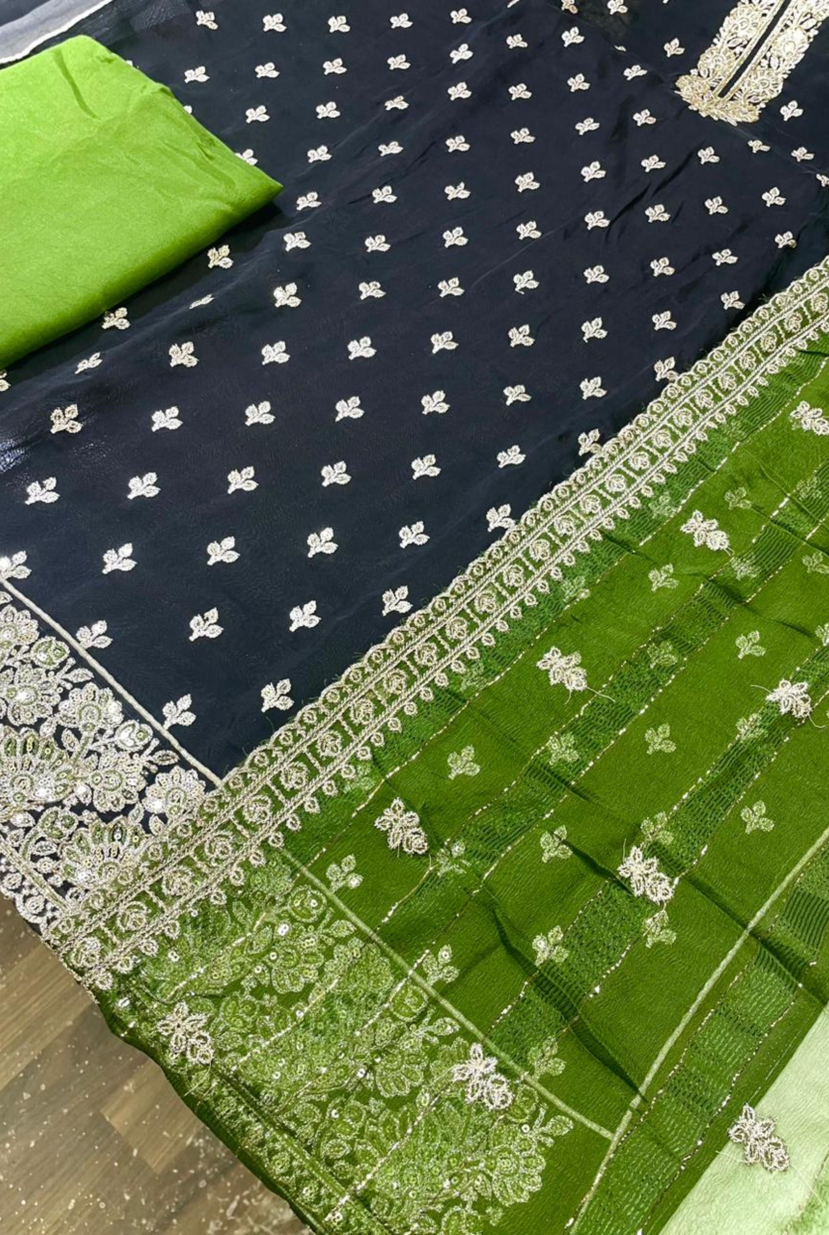 Luxury Traditional Embroidery Suit || 2203