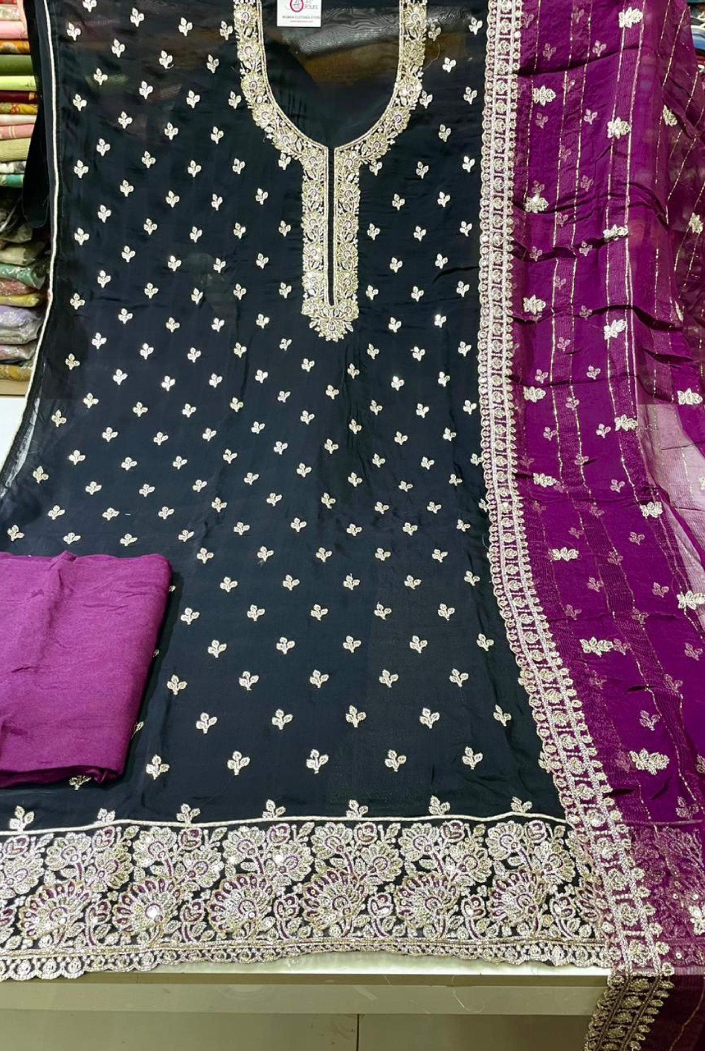 Luxury Traditional Embroidery Suit || 2202