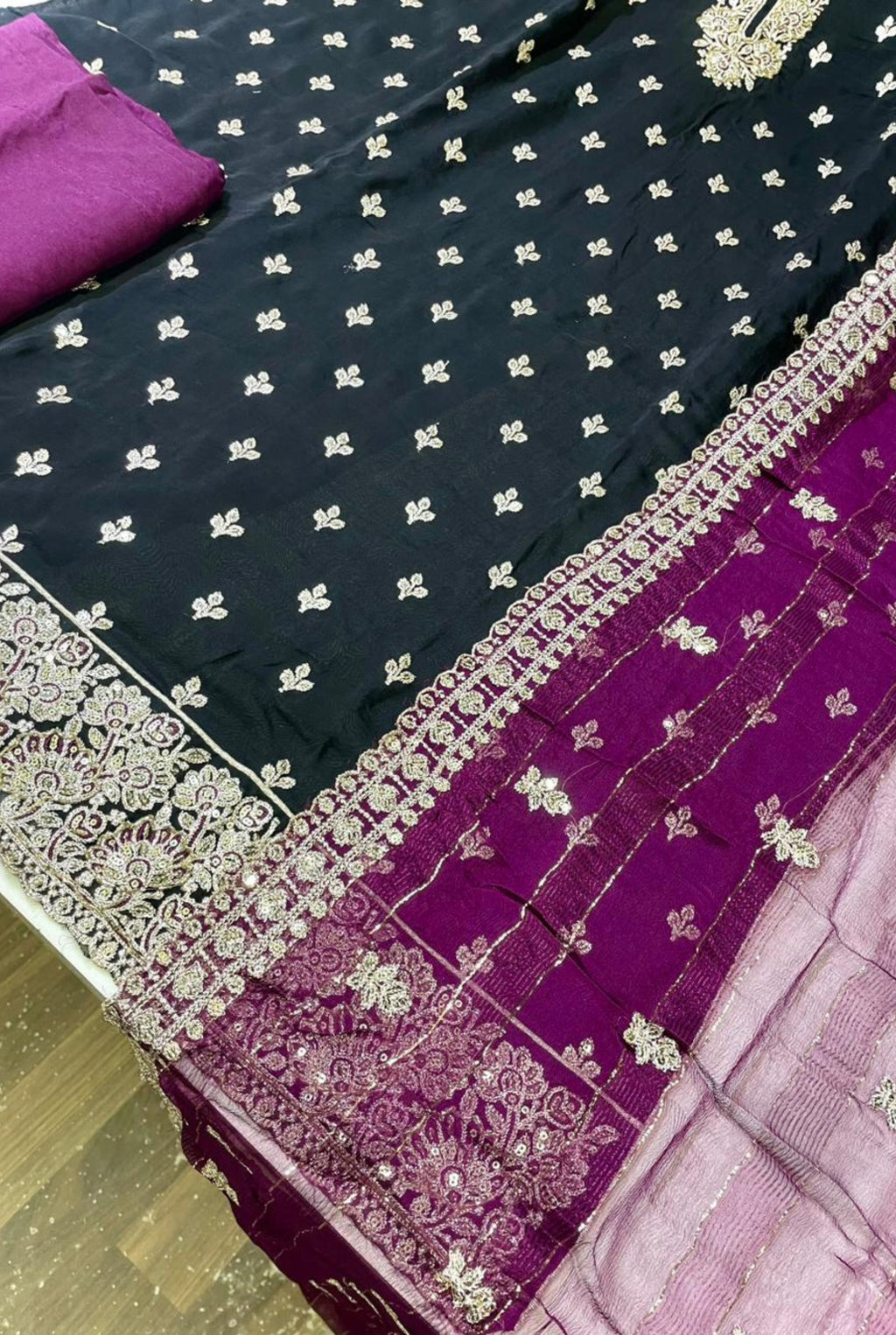 Luxury Traditional Embroidery Suit || 2202