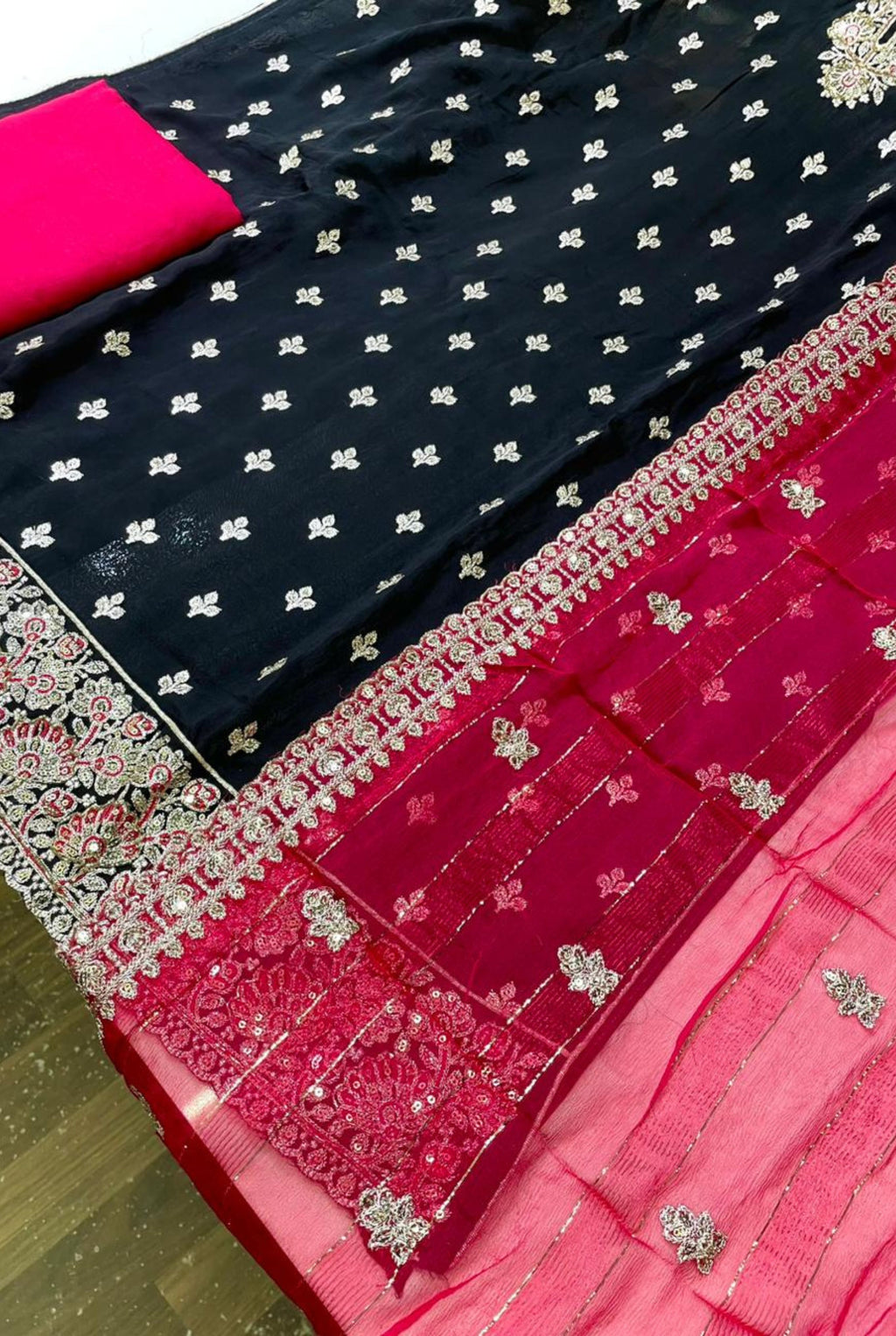 Luxury Traditional Embroidery Suit || 2201