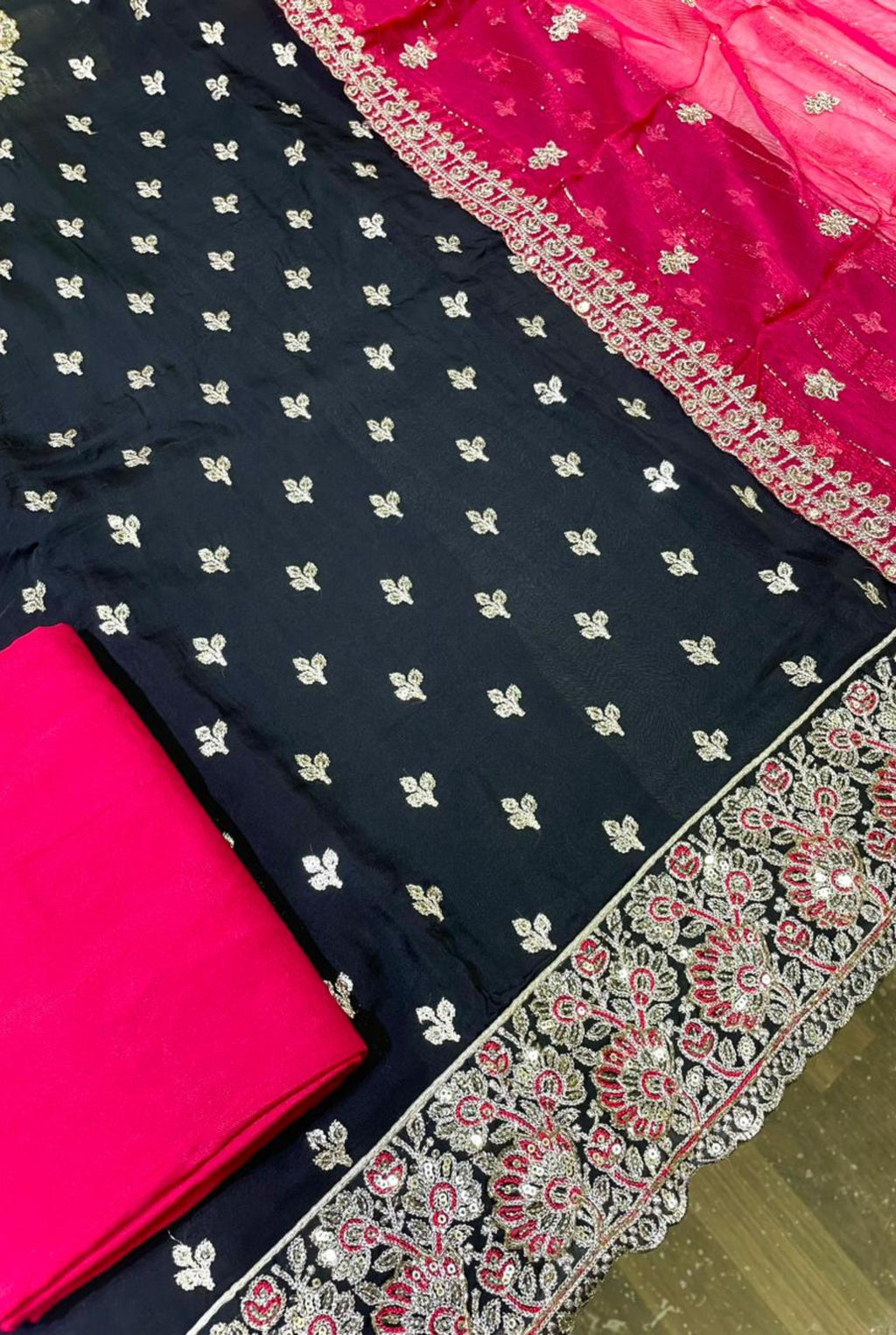 Luxury Traditional Embroidery Suit || 2201