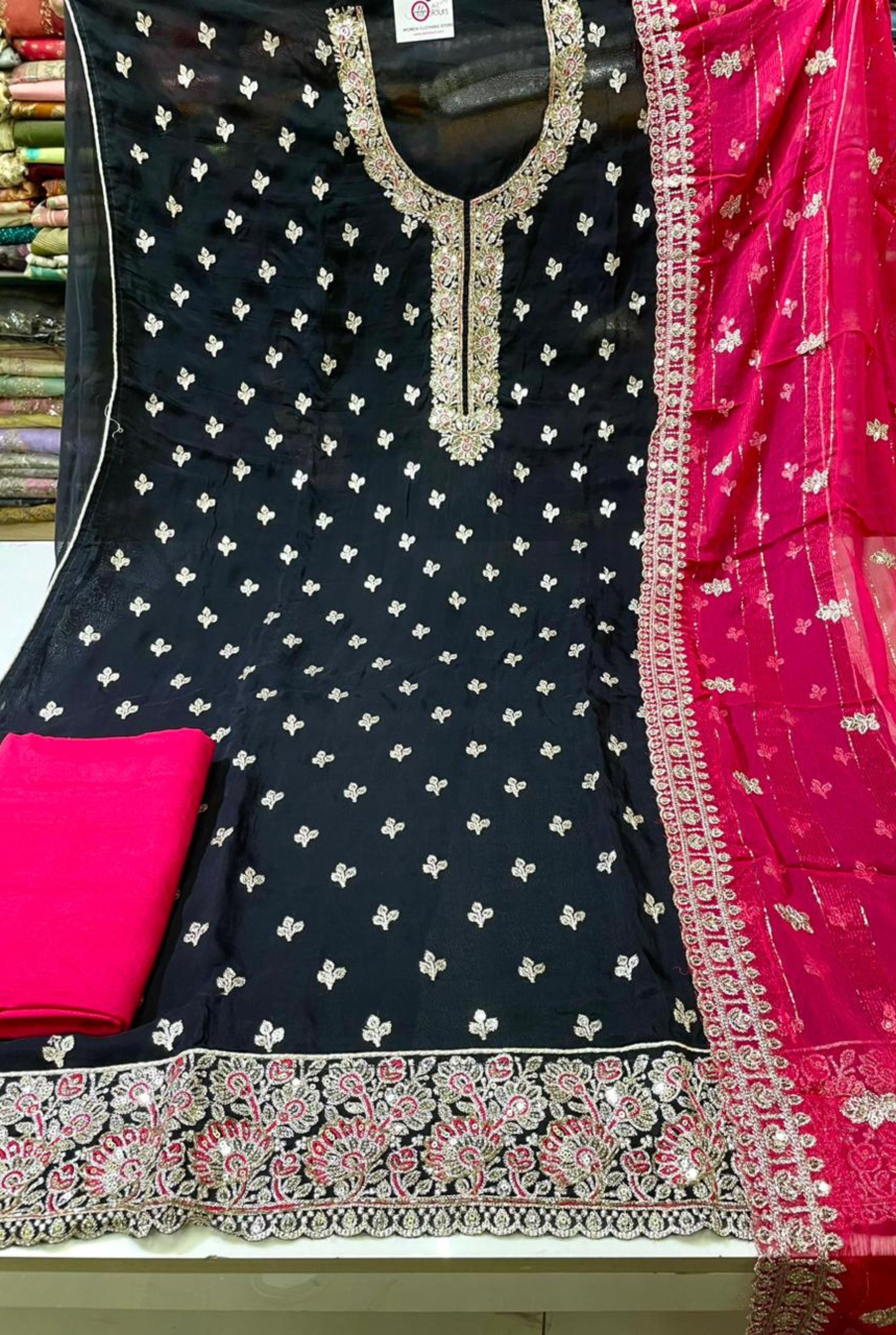 Luxury Traditional Embroidery Suit || 2201