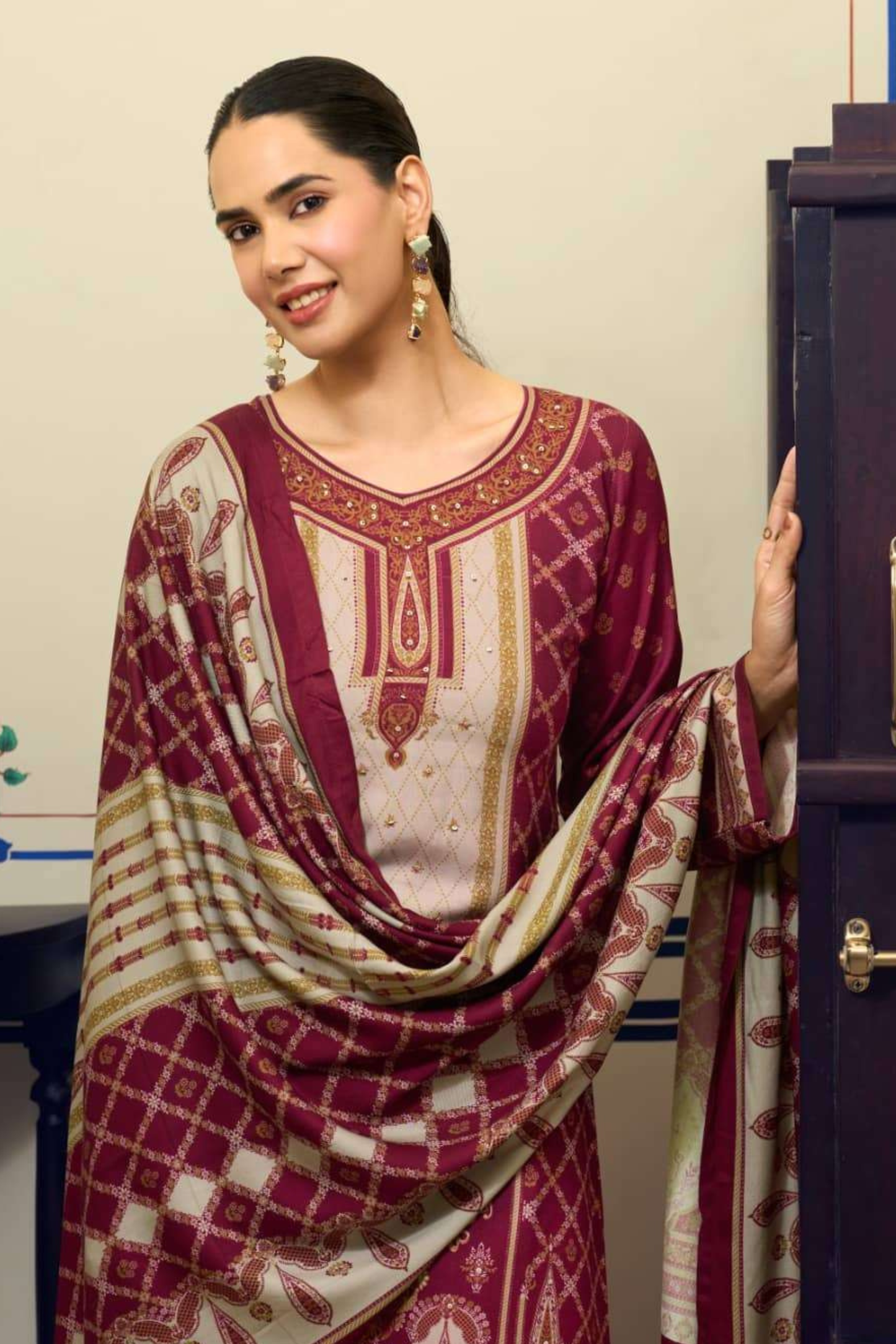 The Classic Pashmina Touch