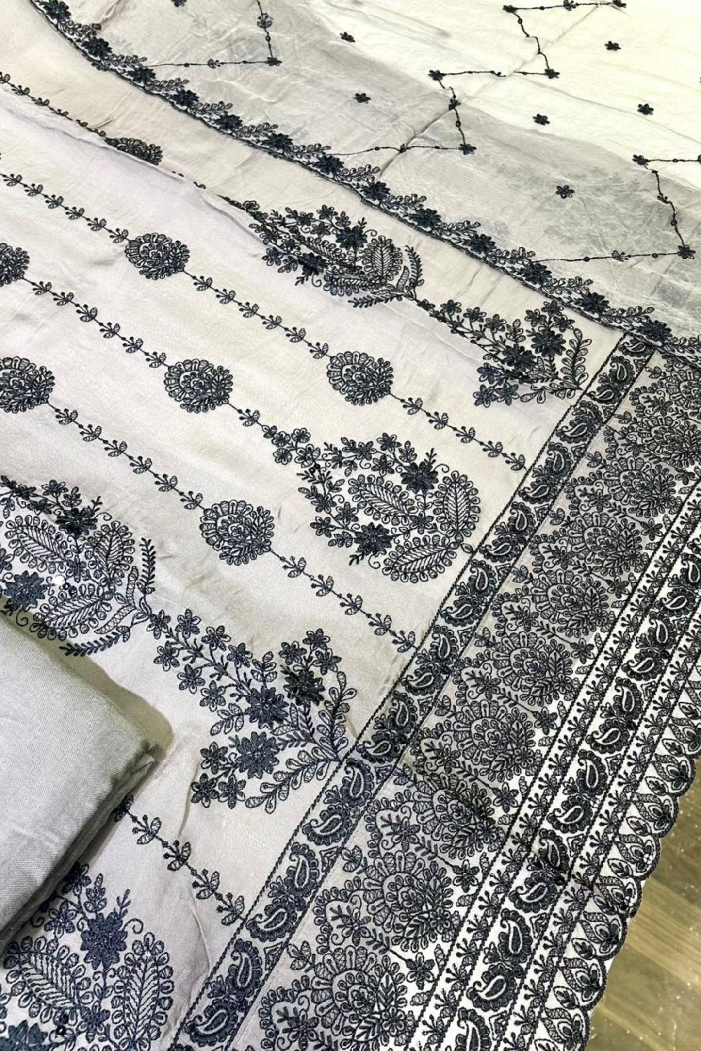 Royal Classic Ethnic Ensemble