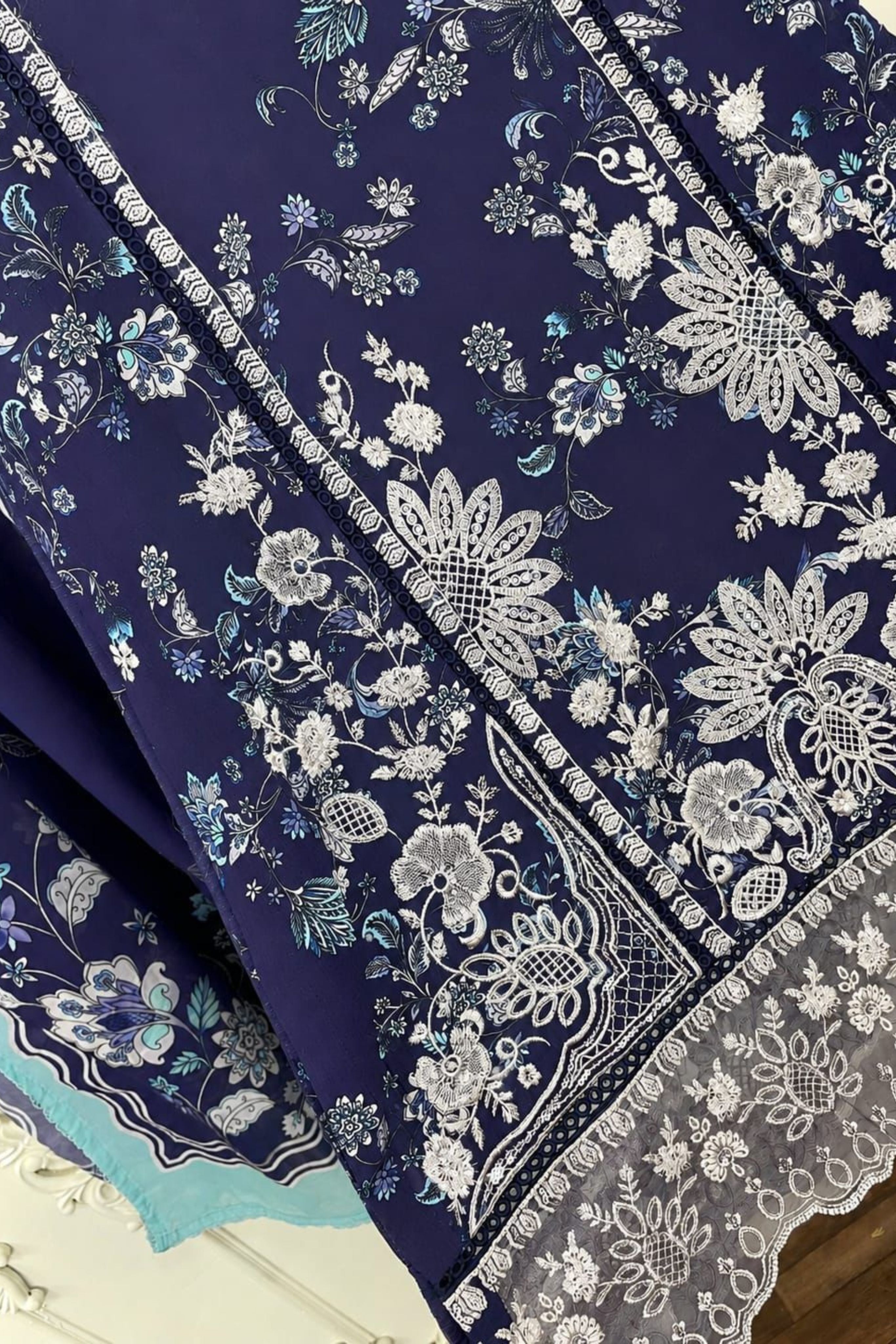 The Luxurious Lawn Edit | 6501
