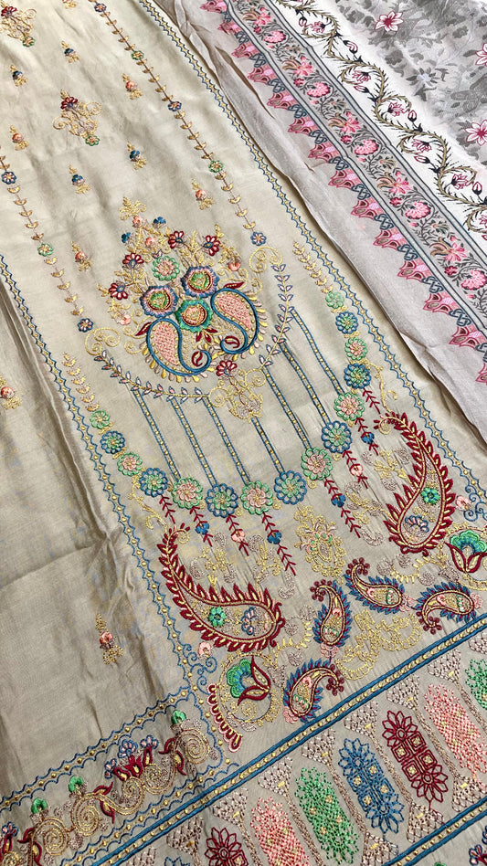 THREAD AARI EMBROIDERED PERFECTION | 2200