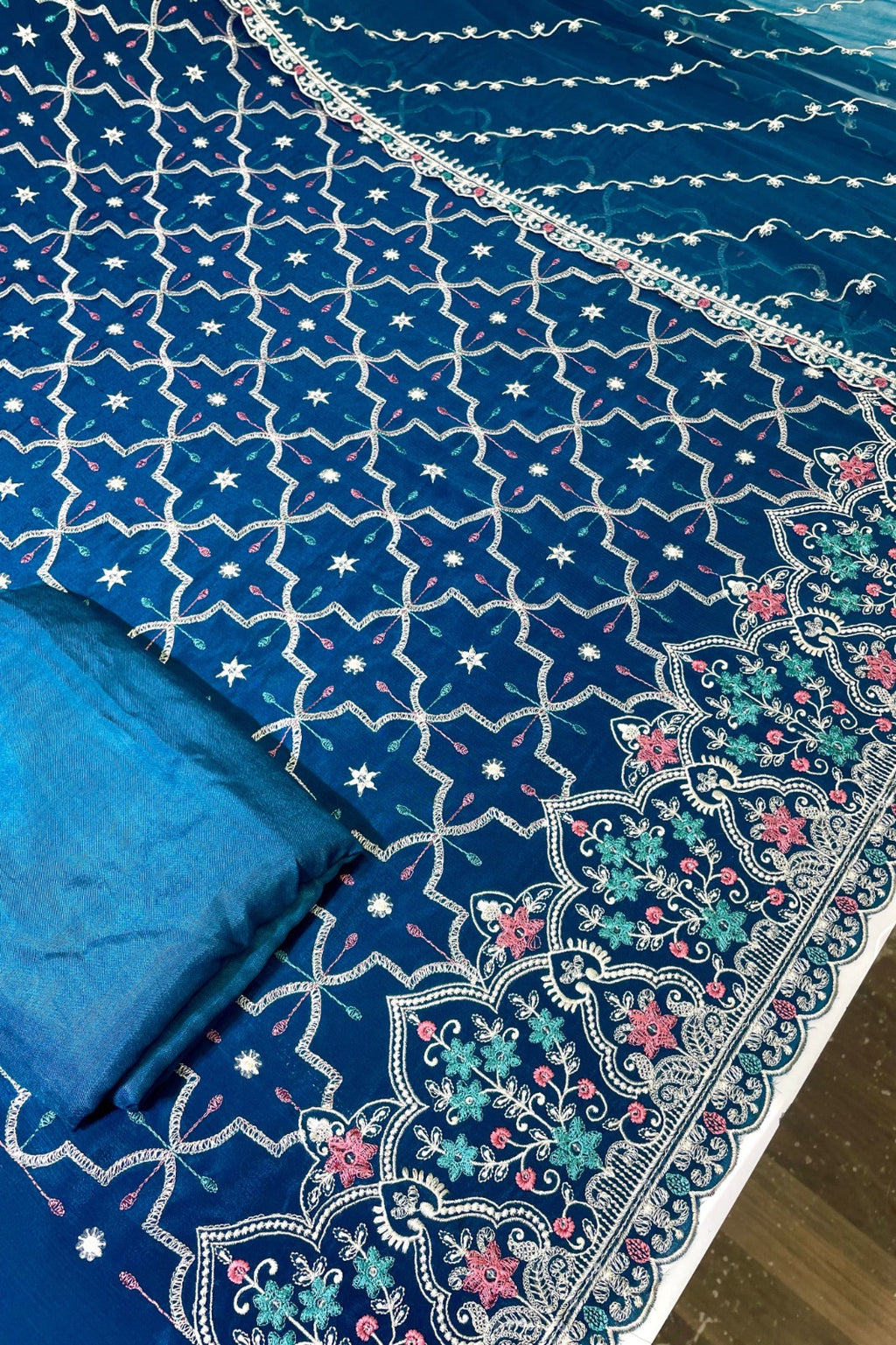 Royal Embroidered Elegance Set