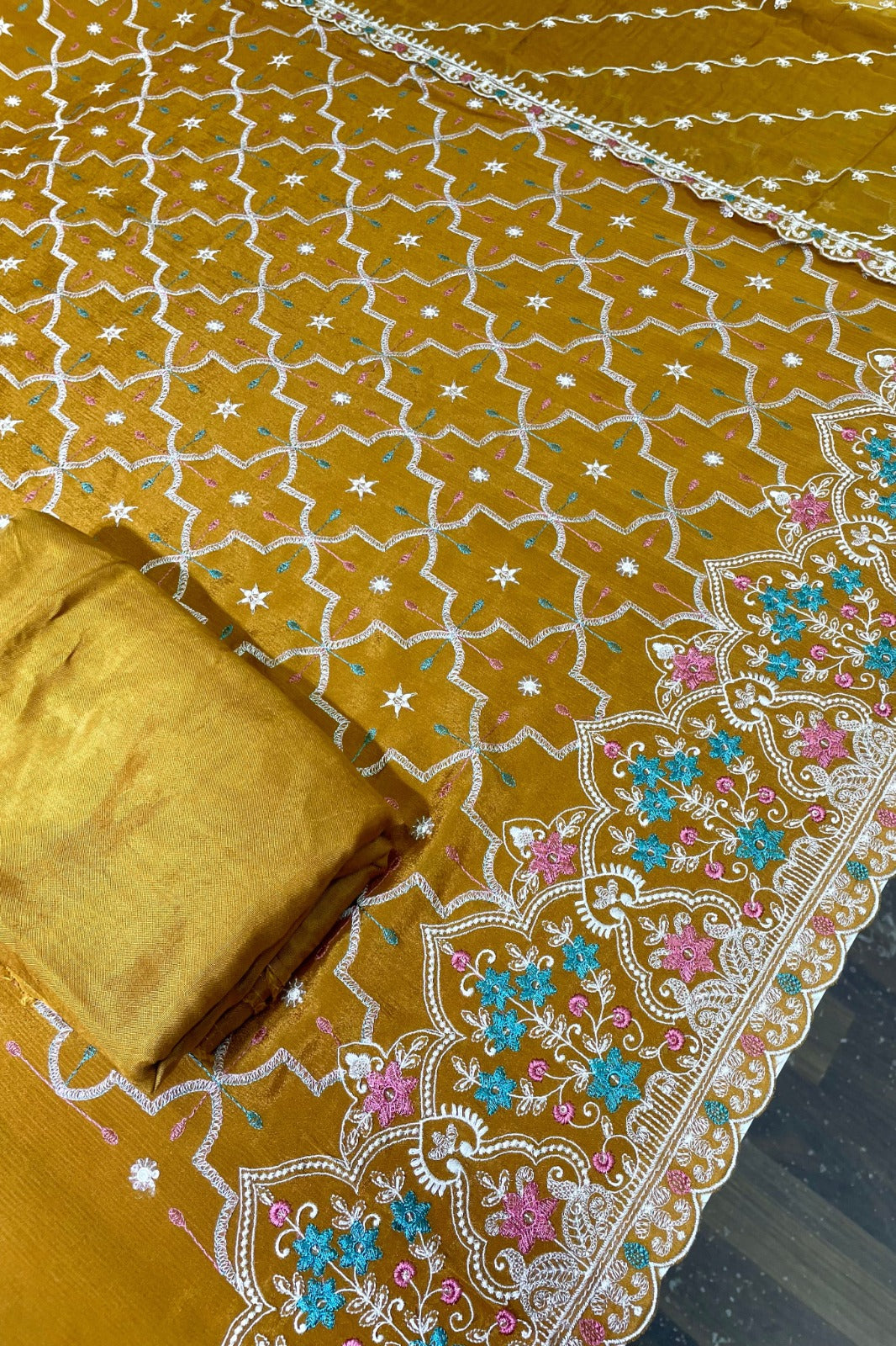 Royal Embroidered Elegance Set