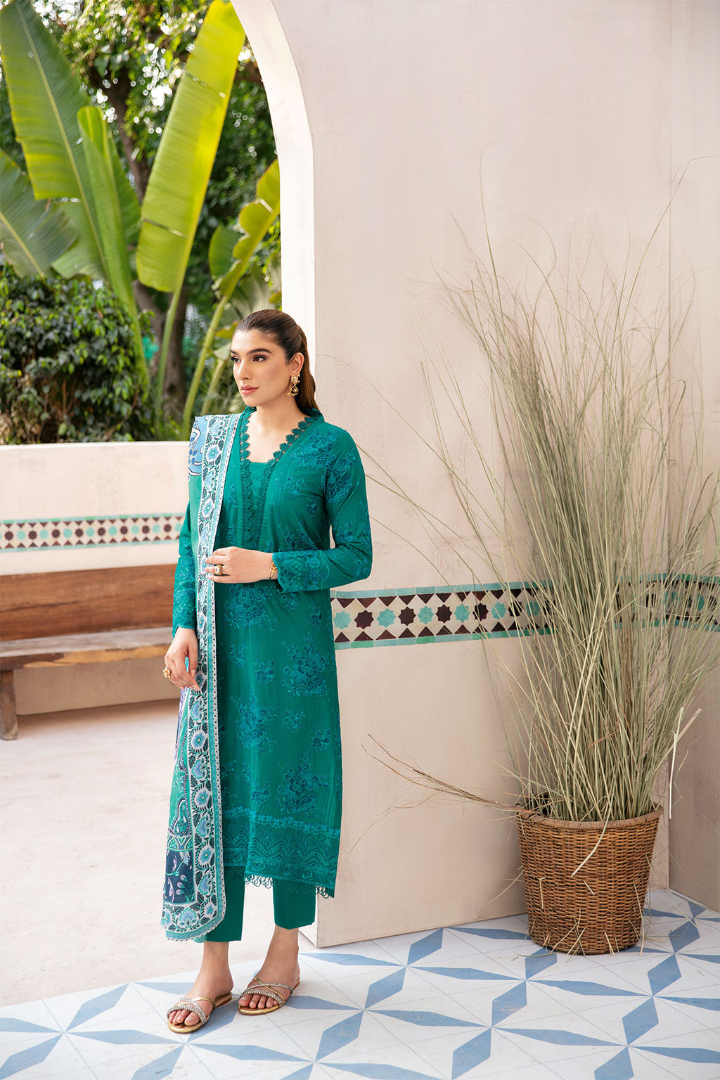 Ramsha Andaaz Luxury Lawn - 1002