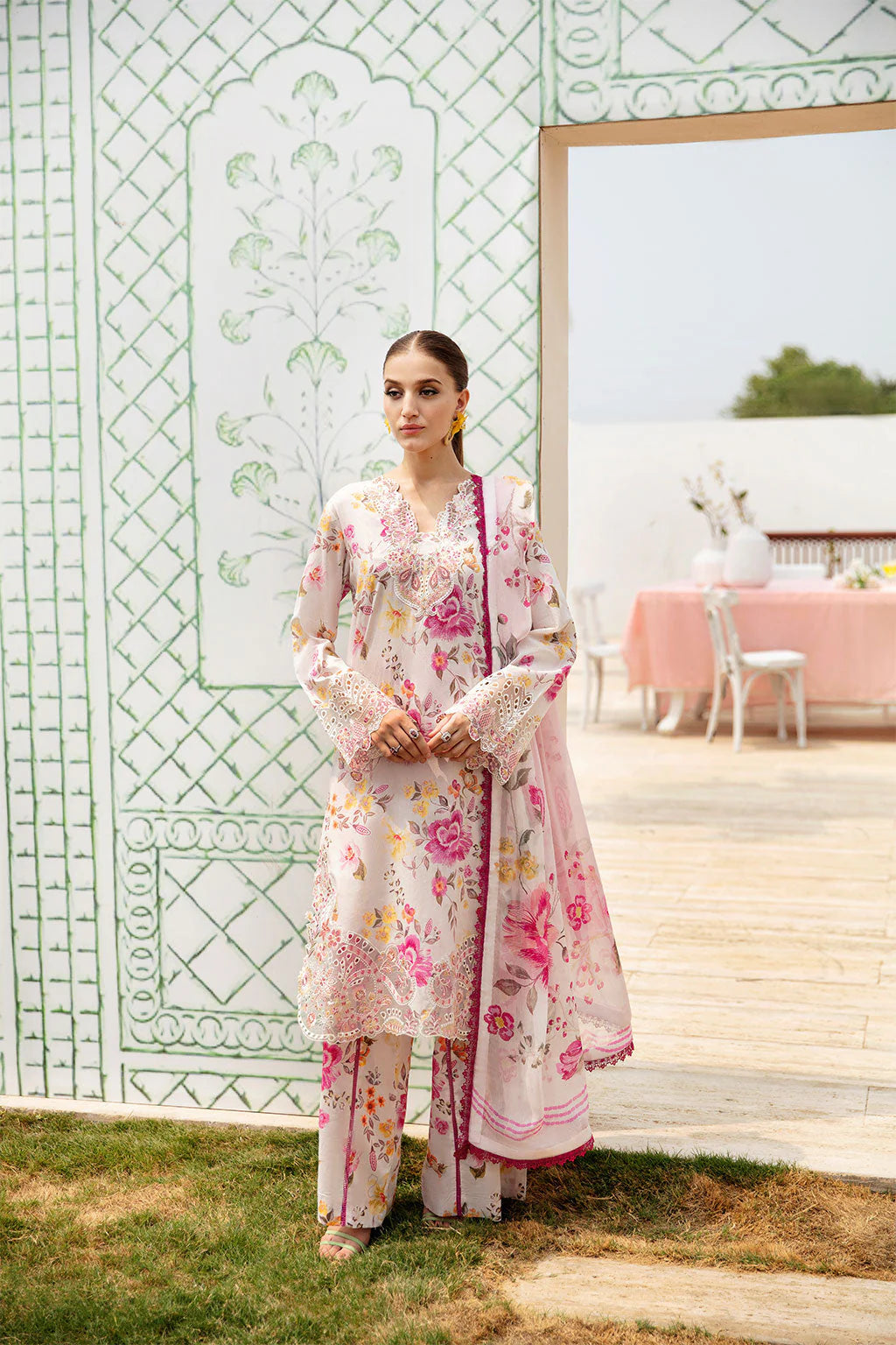 Ramsha Rangrez Luxury Lawn Vol 6 - 2025 - (608)