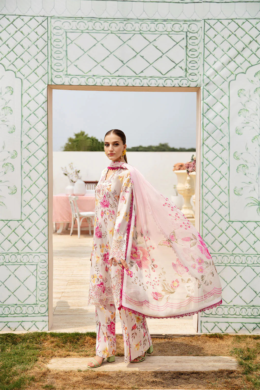 Ramsha Rangrez Luxury Lawn Vol 6 - 2025 - (608)