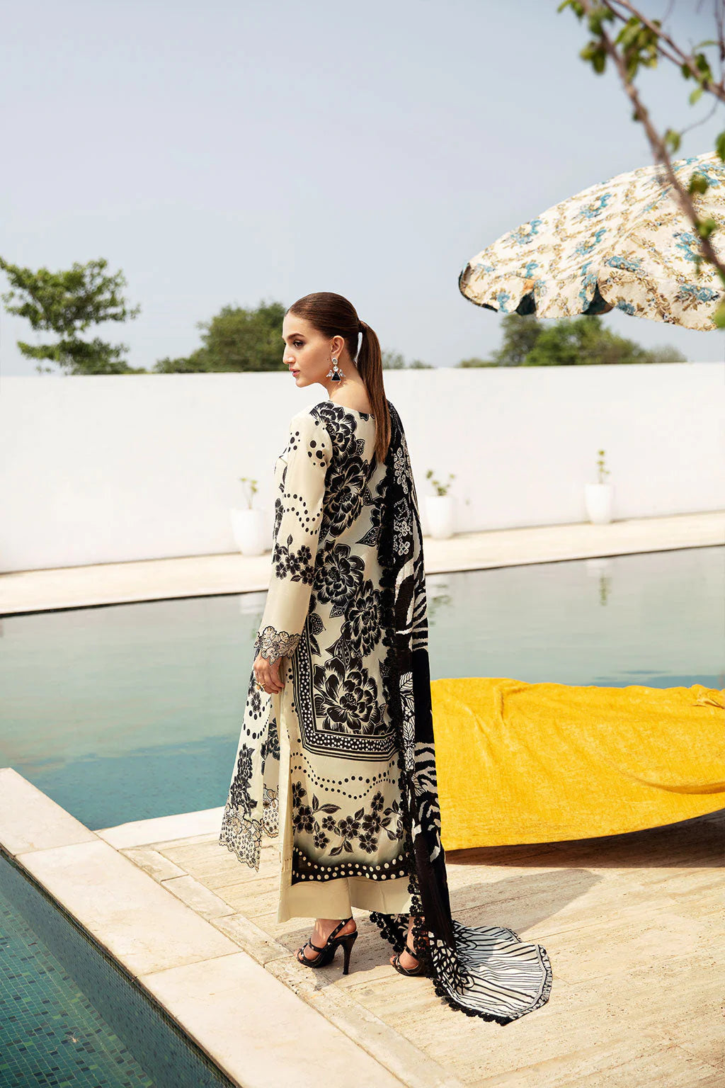 Ramsha Rangrez Luxury Lawn Vol 6 - 2025 - (602)